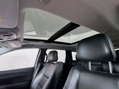 2019 Jeep Grand Cherokee Summit Platinum Series Group