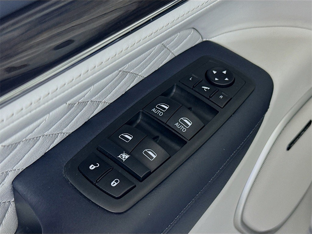 2020 Jeep Grand Cherokee Summit Platinum Series