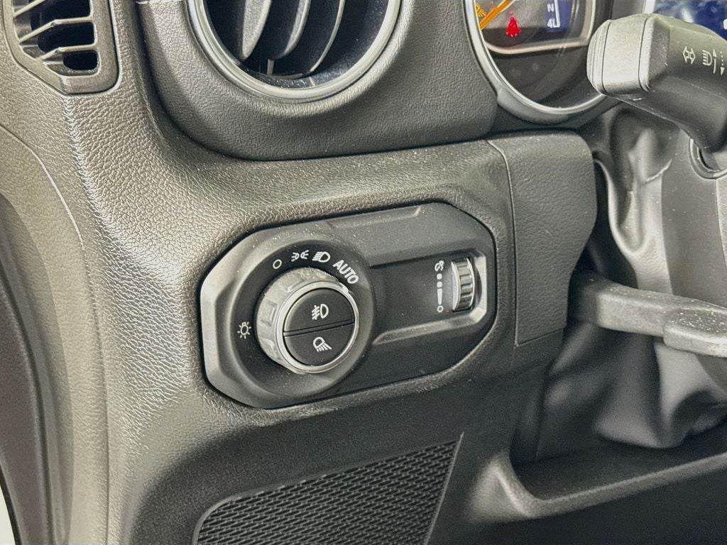 2023 Jeep Gladiator Overland 4X4