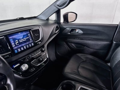 2020 Chrysler Pacifica Touring L Plus S-Appearance Package-27J