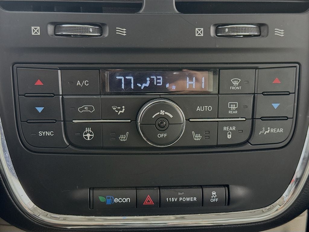 2015 Chrysler Town & Country Limited-Platinum