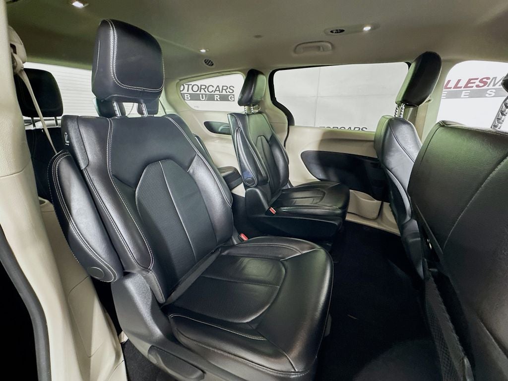 2022 Chrysler Pacifica Hybrid Touring L