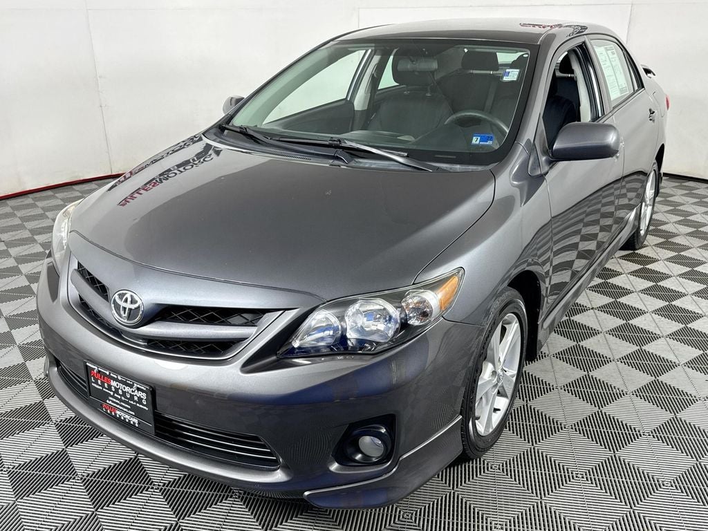 2011 Toyota Corolla S Preferred O wner's Portfolio