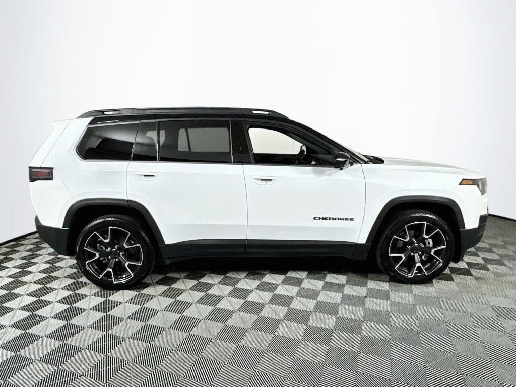 2026 Jeep Cherokee Overland