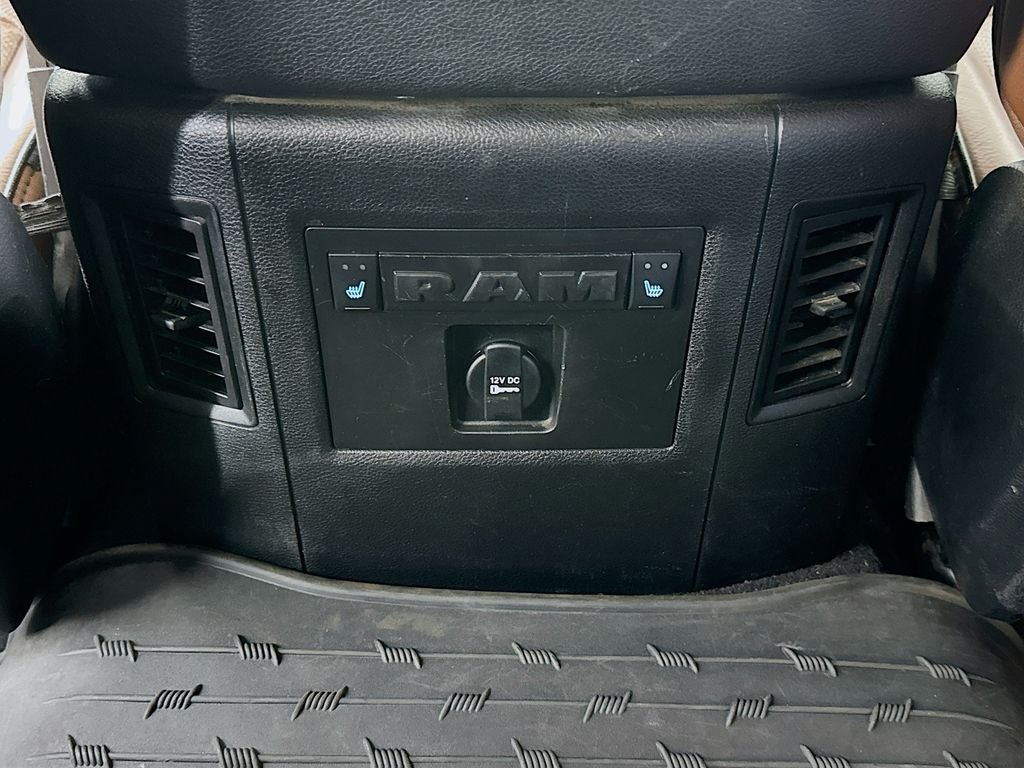 2014 RAM 3500 Laramie Longhorn/With fift wheel