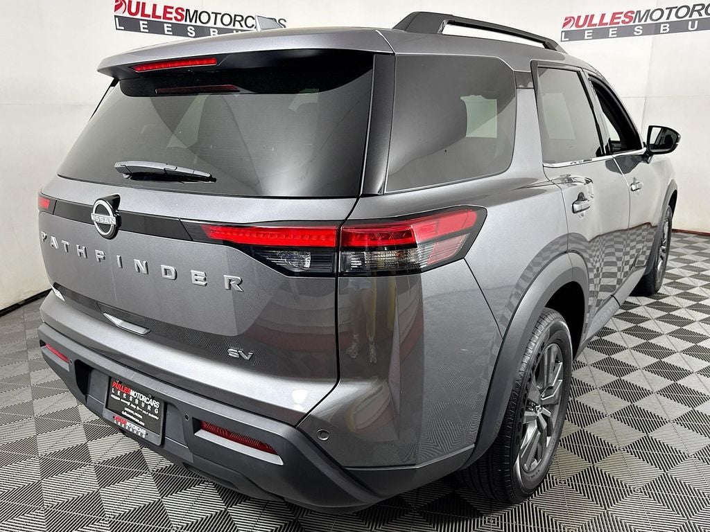 2024 Nissan Pathfinder SV