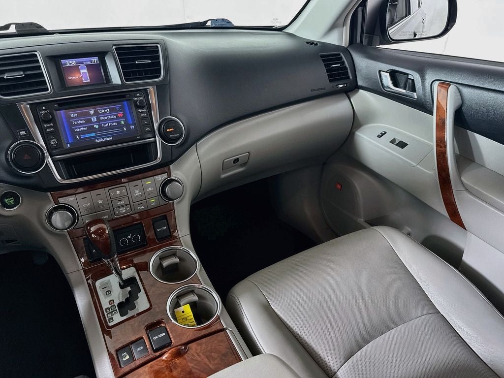 2013 Toyota Highlander Limited Preferred Owner's Portfolio