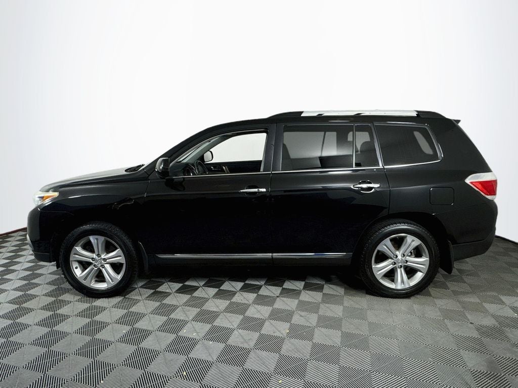 2013 Toyota Highlander Limited Preferred Owner's Portfolio