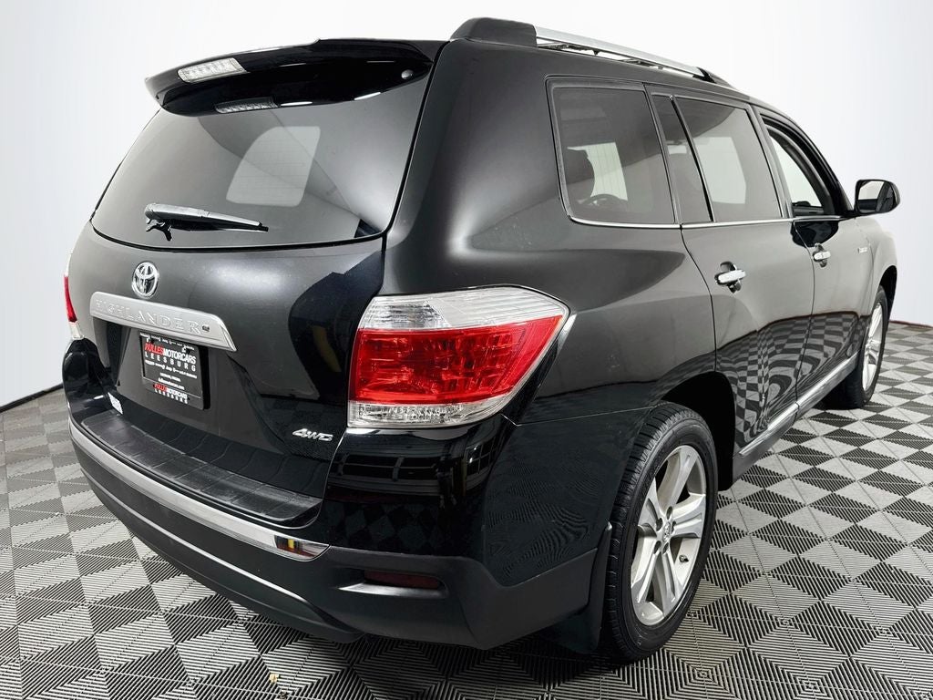 2013 Toyota Highlander Limited Preferred Owner's Portfolio
