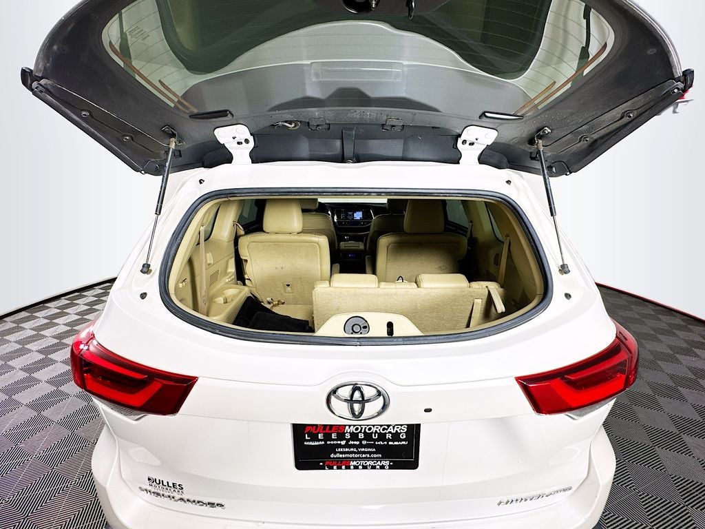 2017 Toyota Highlander Limited -V6 AWD