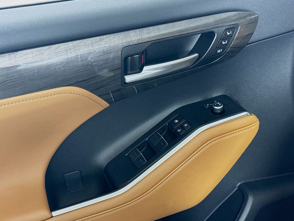 2023 Toyota Highlander Platinum