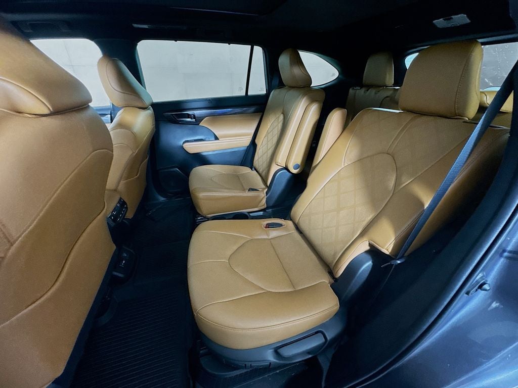 2023 Toyota Highlander Platinum