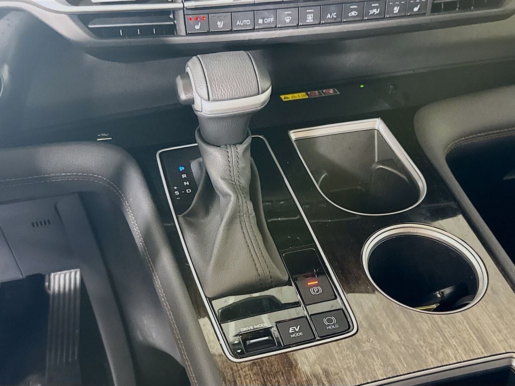 2025 Toyota Sienna Platinum-Hybrid 7 Passenger