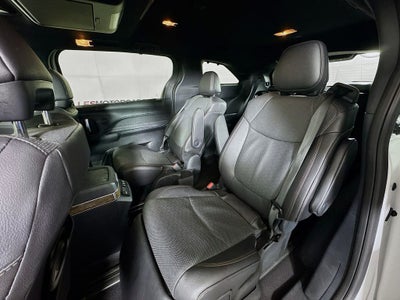 2025 Toyota Sienna Platinum-Hybrid 7 Passenger