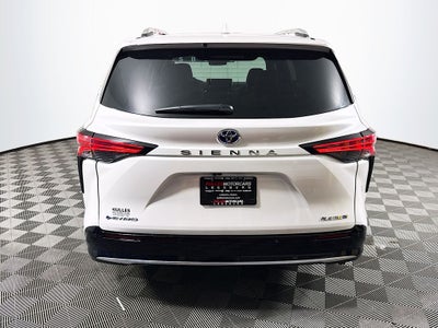 2025 Toyota Sienna Platinum-Hybrid 7 Passenger