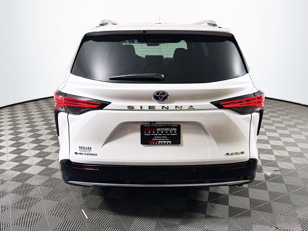 2025 Toyota Sienna Platinum-Hybrid 7 Passenger
