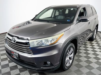 2015 Toyota Highlander XLE V6 AWD Preferred Owner's Portfolio