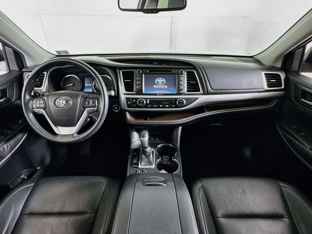 2015 Toyota Highlander XLE V6 AWD Preferred Owner's Portfolio
