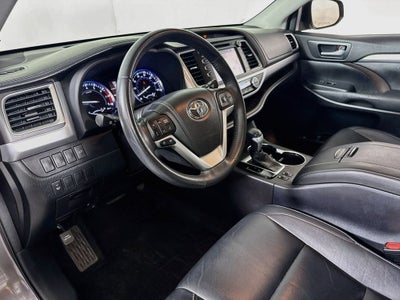 2015 Toyota Highlander XLE V6 AWD Preferred Owner's Portfolio