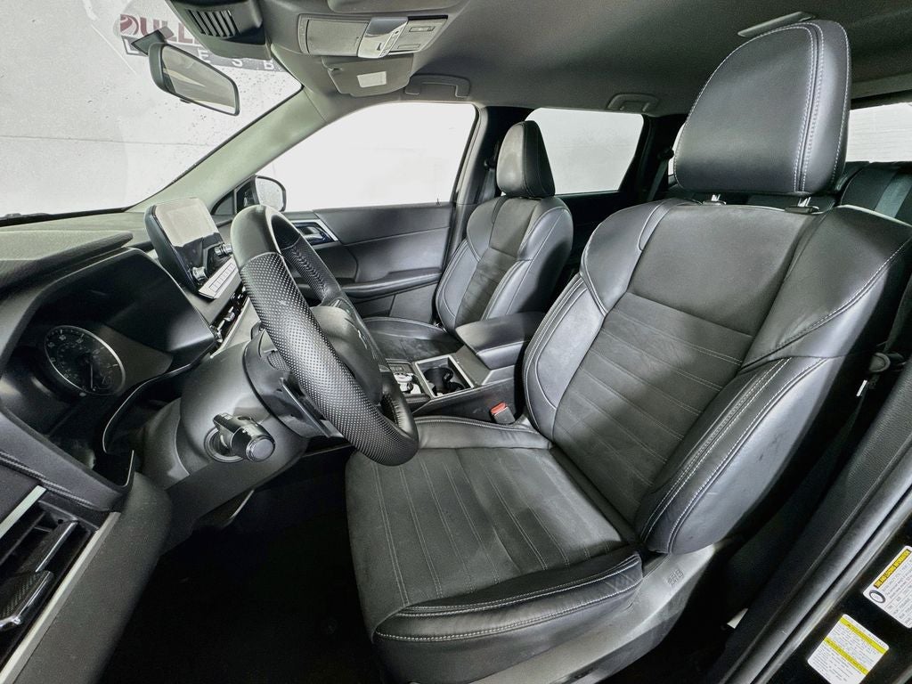 2023 Mitsubishi Outlander SE