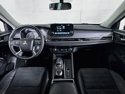 2023 Mitsubishi Outlander SE