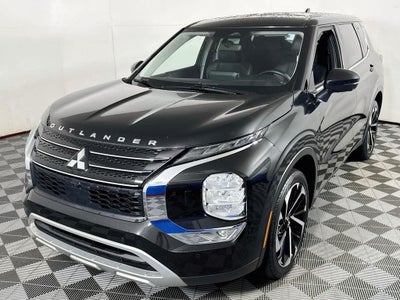 2023 Mitsubishi Outlander SE