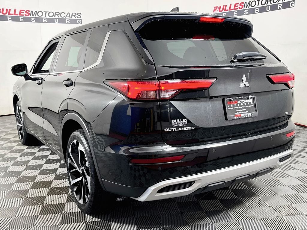 2023 Mitsubishi Outlander SE