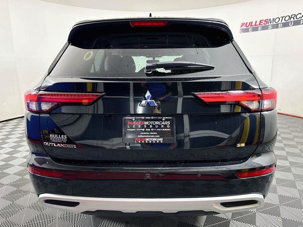 2023 Mitsubishi Outlander SE