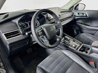 2023 Mitsubishi Outlander SE