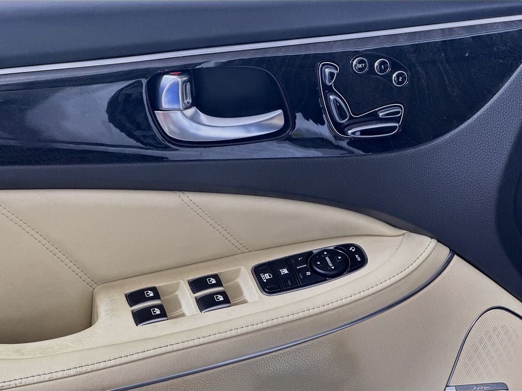 2016 Hyundai Equus Signature