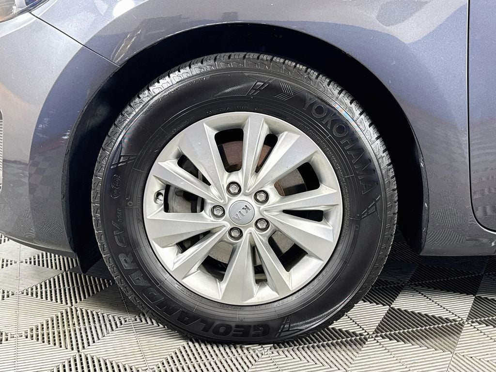 2017 Kia Sedona LX 4Dr Mini Van