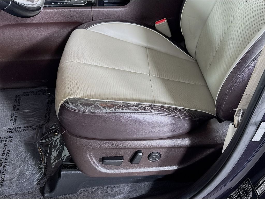 2016 Kia Sedona SXL W/MOBILITY SCOOTER LIFT