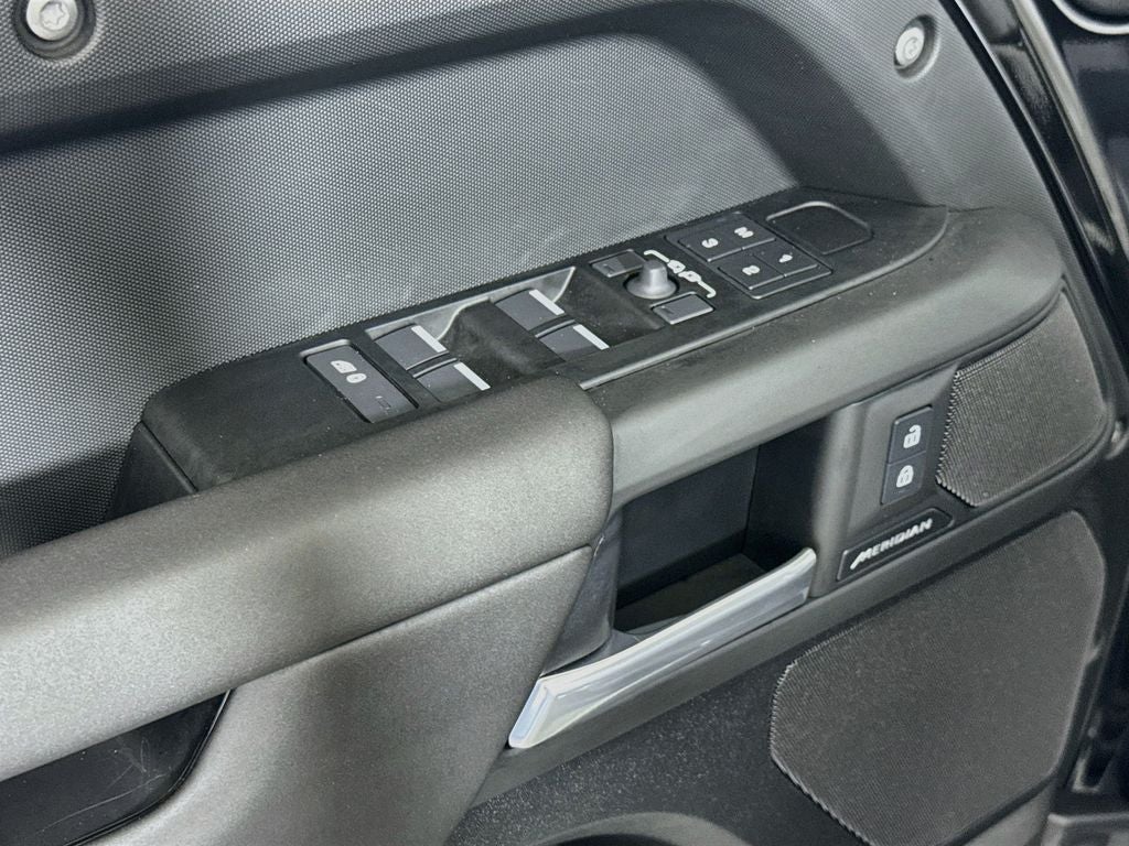 2025 Land Rover Defender P300 S