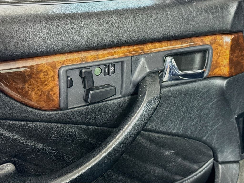 1989 Mercedes-Benz 500-Class 560 SEC