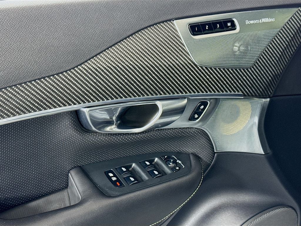 2017 Volvo XC90 T6 R-Design